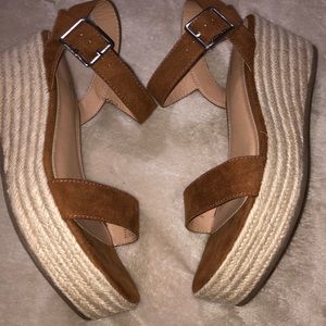 CUTE WEDGE SANDALS